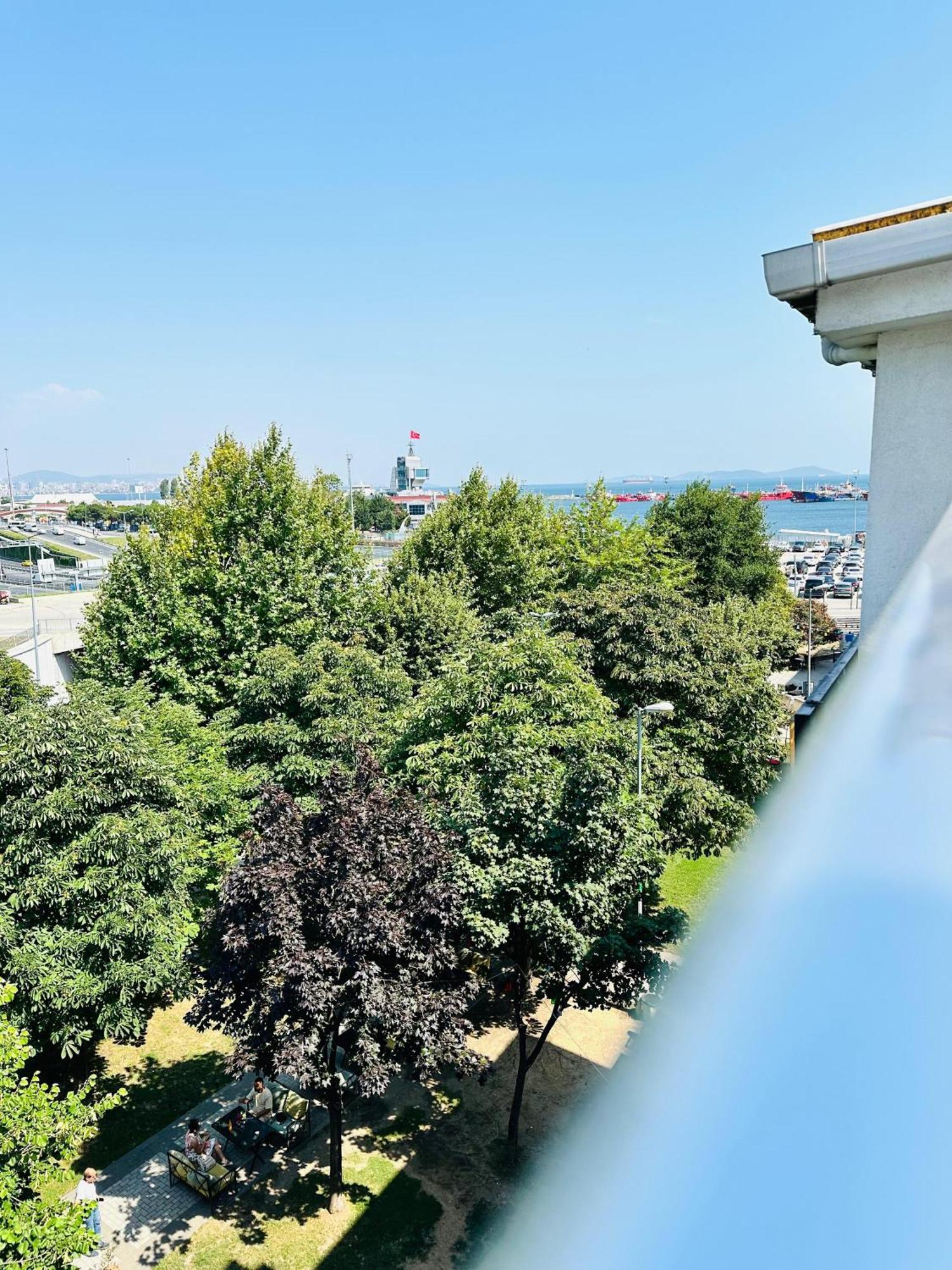 Avrasyaqueen Hotel Истанбул Екстериор снимка